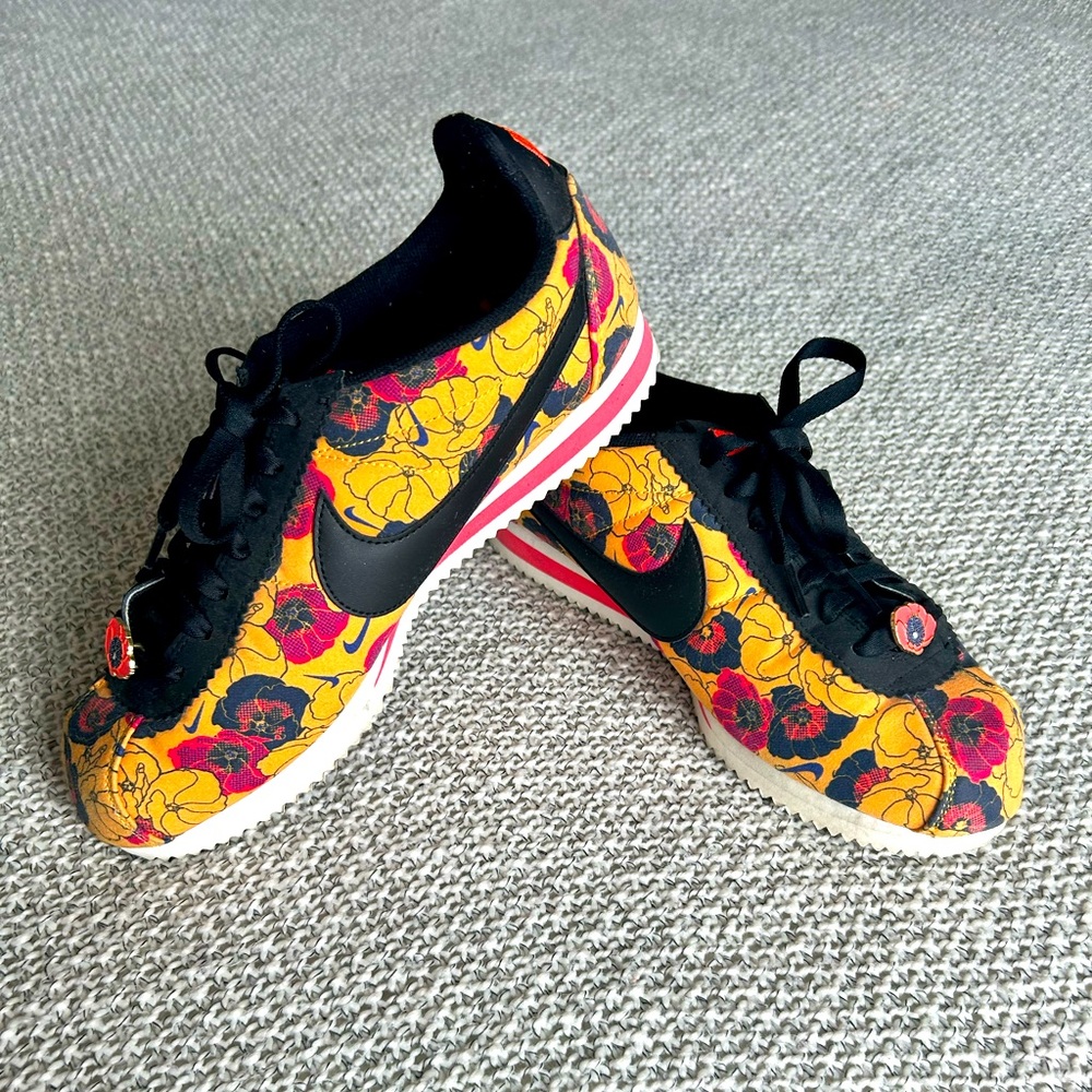 Nike Cortez LX Floral Pack Gold Shoes. Women’s size 9.5